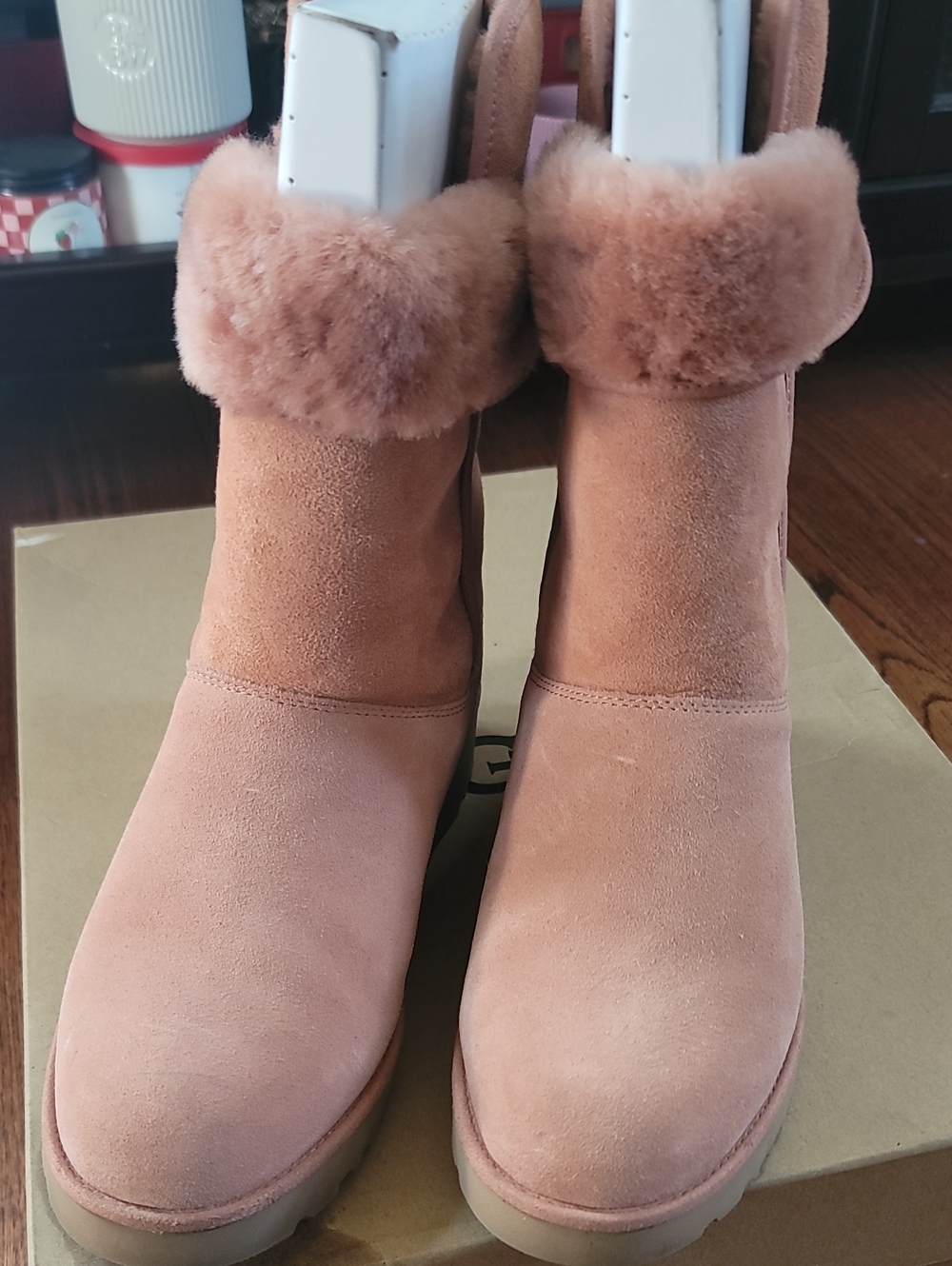UGG WOMEN'S AMIE CLASSIC BOOT